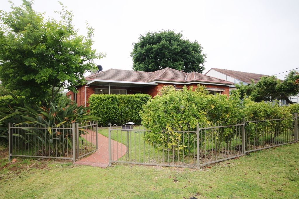 3 bedrooms House in 7 Nichols Avenue REVESBY NSW, 2212