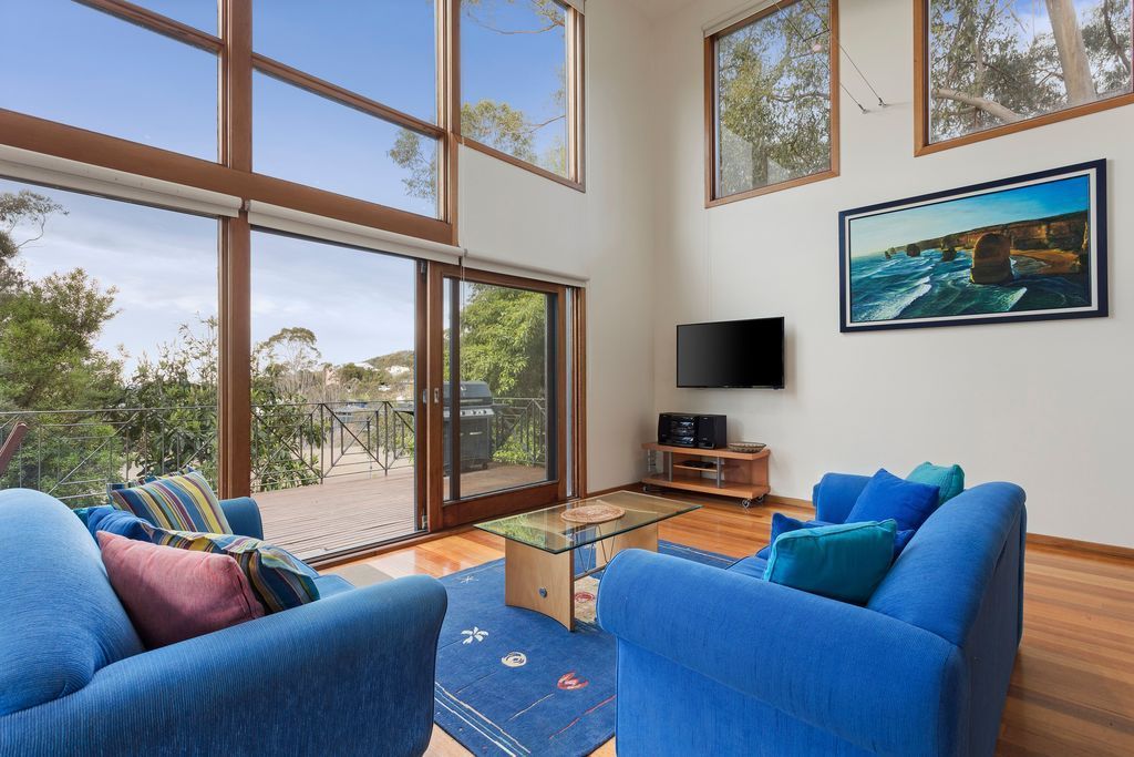 2/2 Austin Court, Lorne VIC 3232 Townhouse For Rent 710 Domain