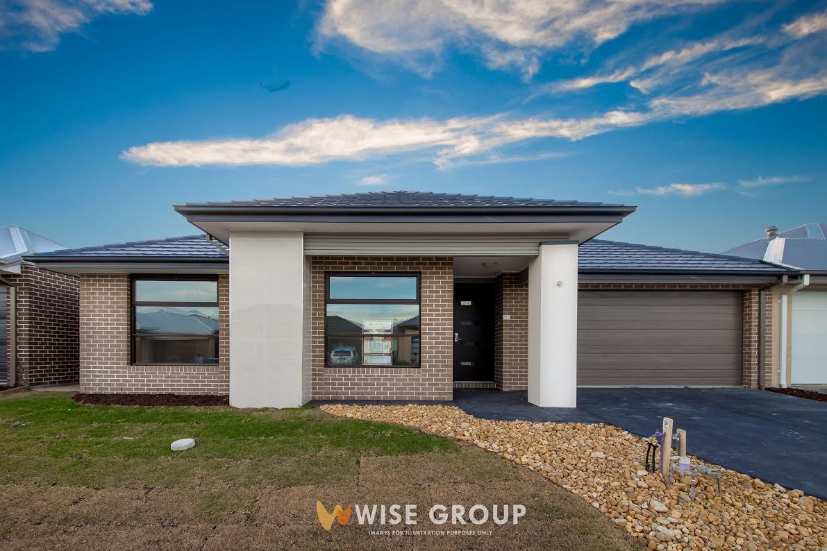 6 Swallowtail Avenue, Clyde North VIC 3978