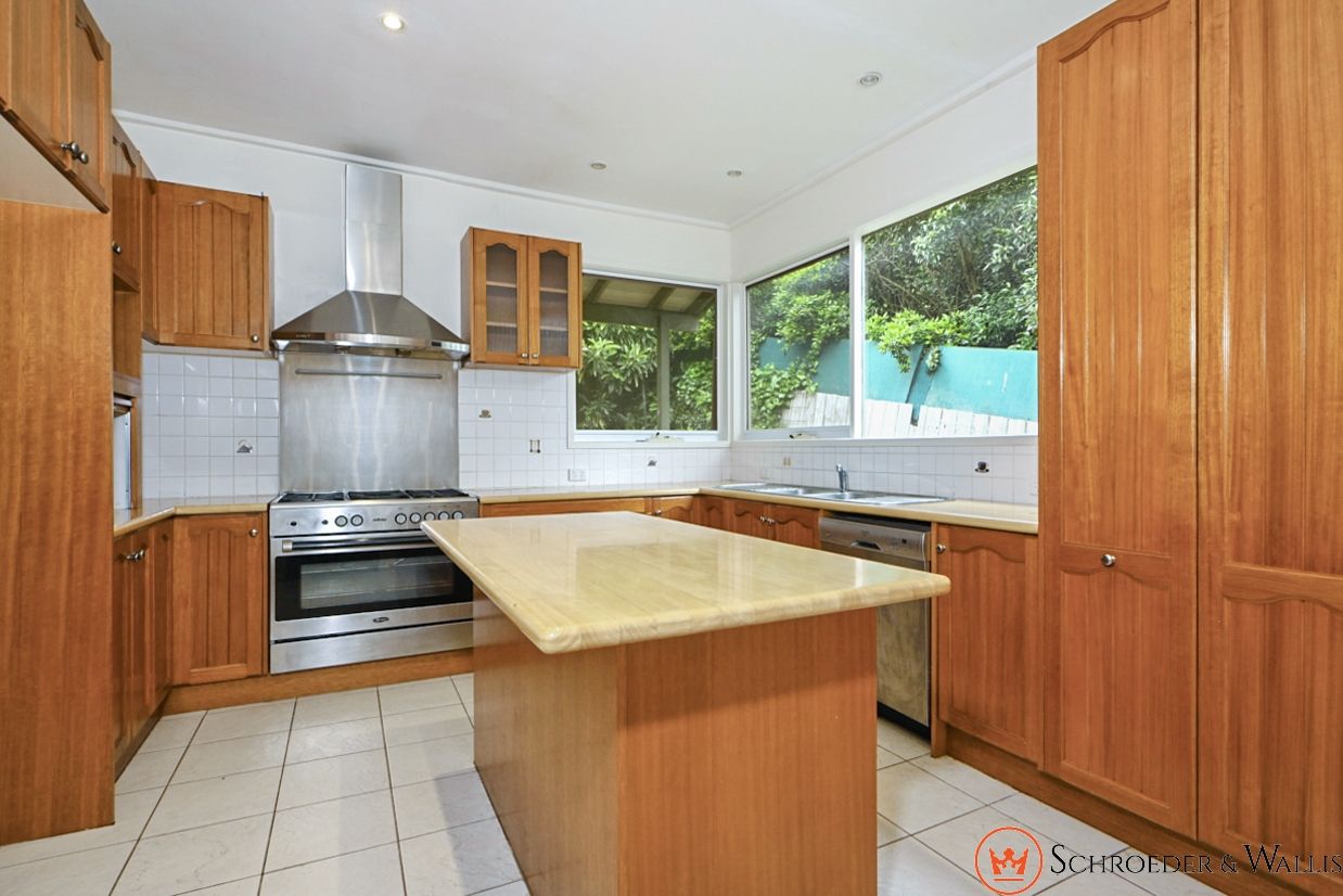 2 Ruthven Way, Ringwood East VIC 3135, Image 2