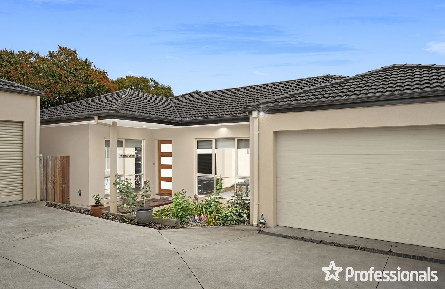 2/21 Rolloway Rise, Chirnside Park VIC 3116, Image 0