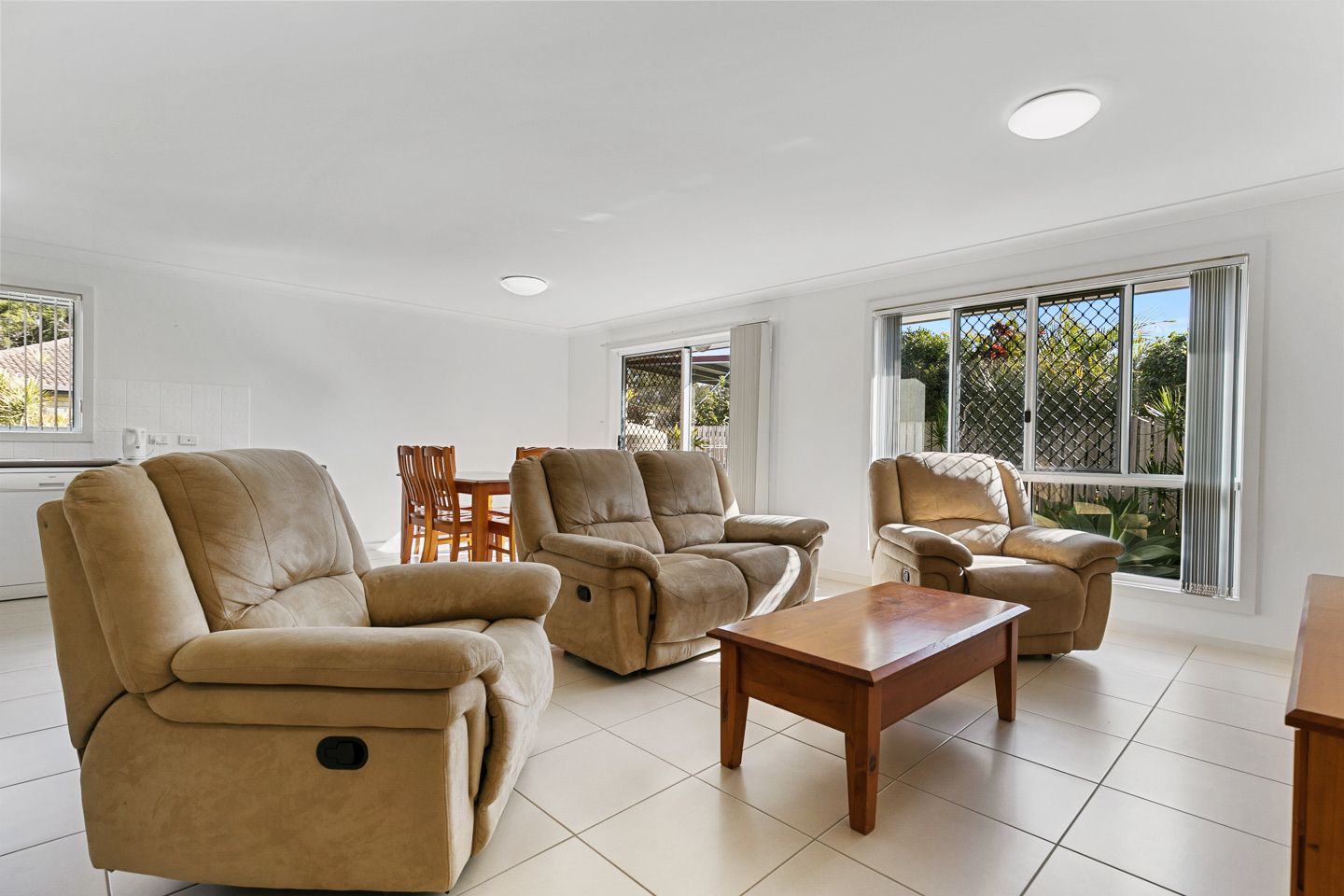 109 Nissen Street, Urraween QLD 4655, Image 2