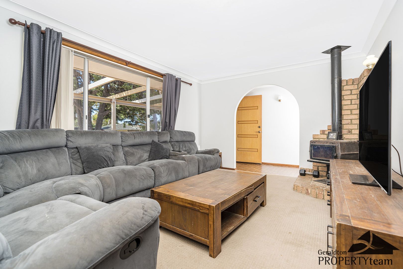 8 Earle Place, Utakarra WA 6530, Image 2