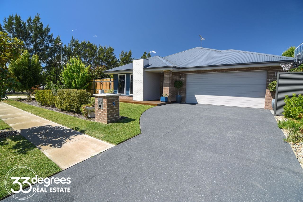 4 bedrooms House in 34 Vine Street PITT TOWN NSW, 2756