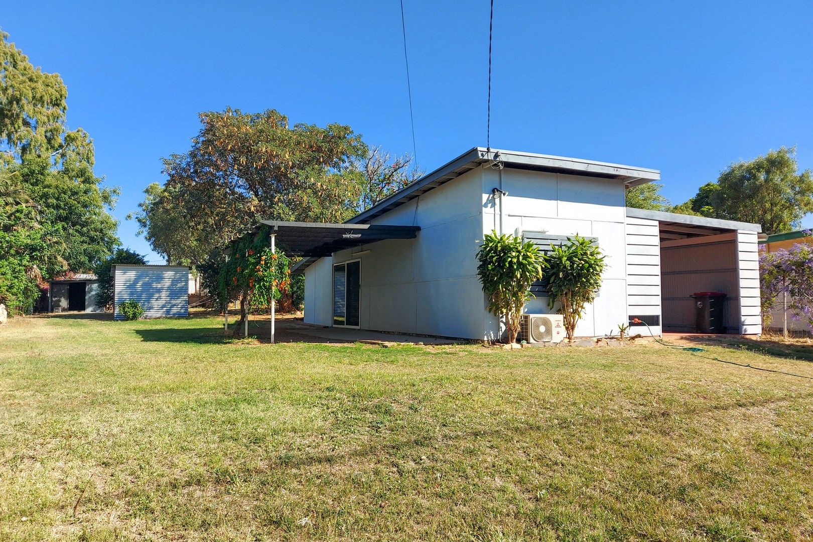 2 bedrooms House in 87 Butler Street MOUNT ISA QLD, 4825