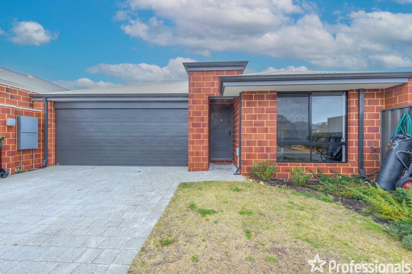 3 bedrooms House in 9 Narran Street ANKETELL WA, 6167