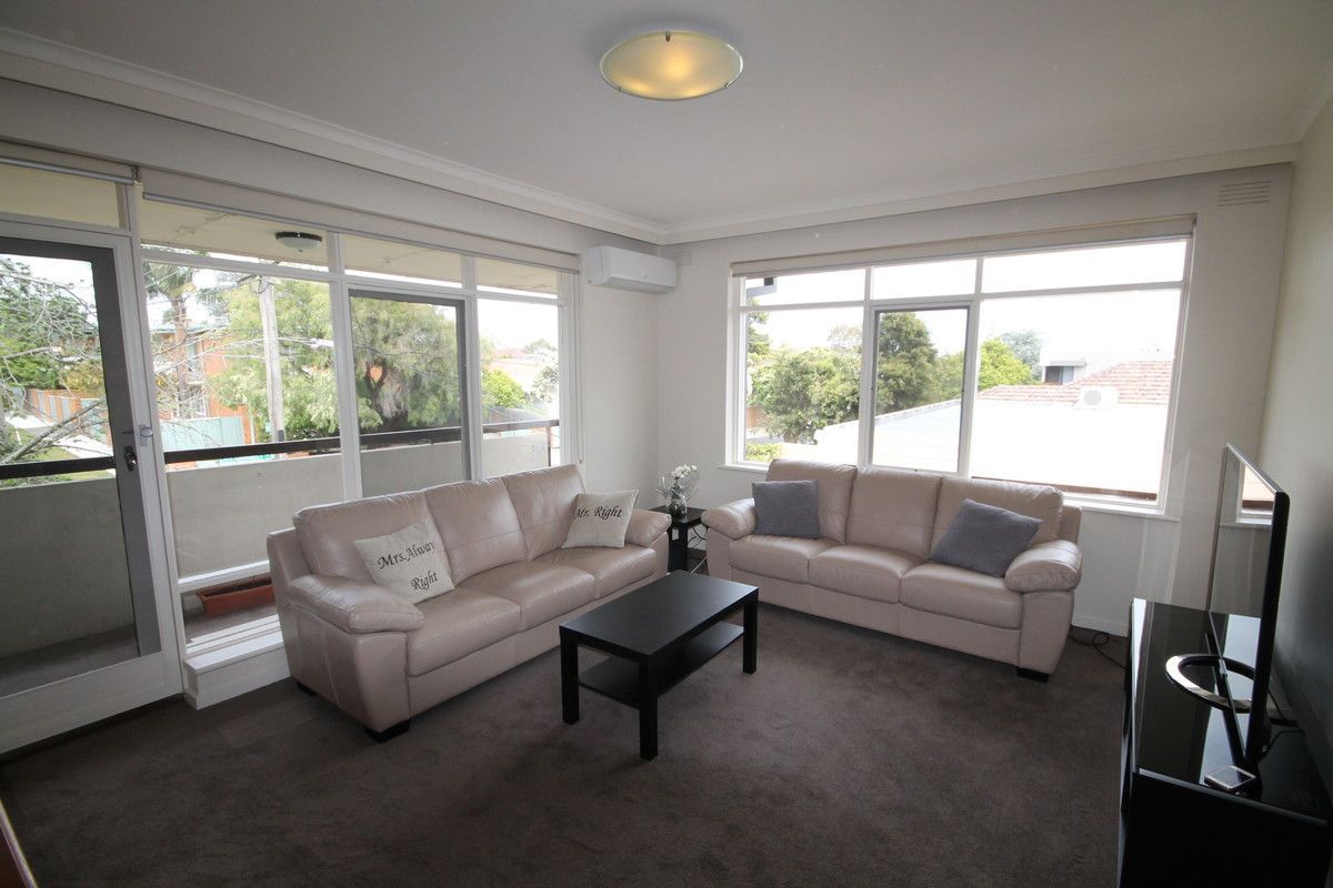 2 bedrooms Apartment / Unit / Flat in 3/10 Crotonhurst Avenue CAULFIELD NORTH VIC, 3161