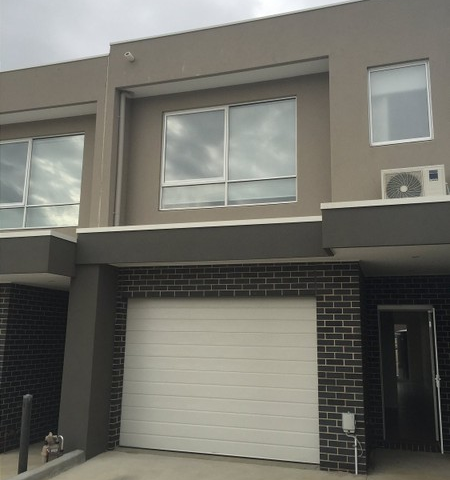 10/14-15 Hazelmere Avenue, Cranbourne West VIC 3977