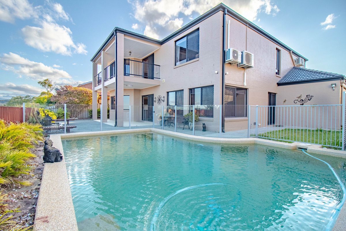 6 bedrooms House in 18 Blue Ridge Crescent VARSITY LAKES QLD, 4227