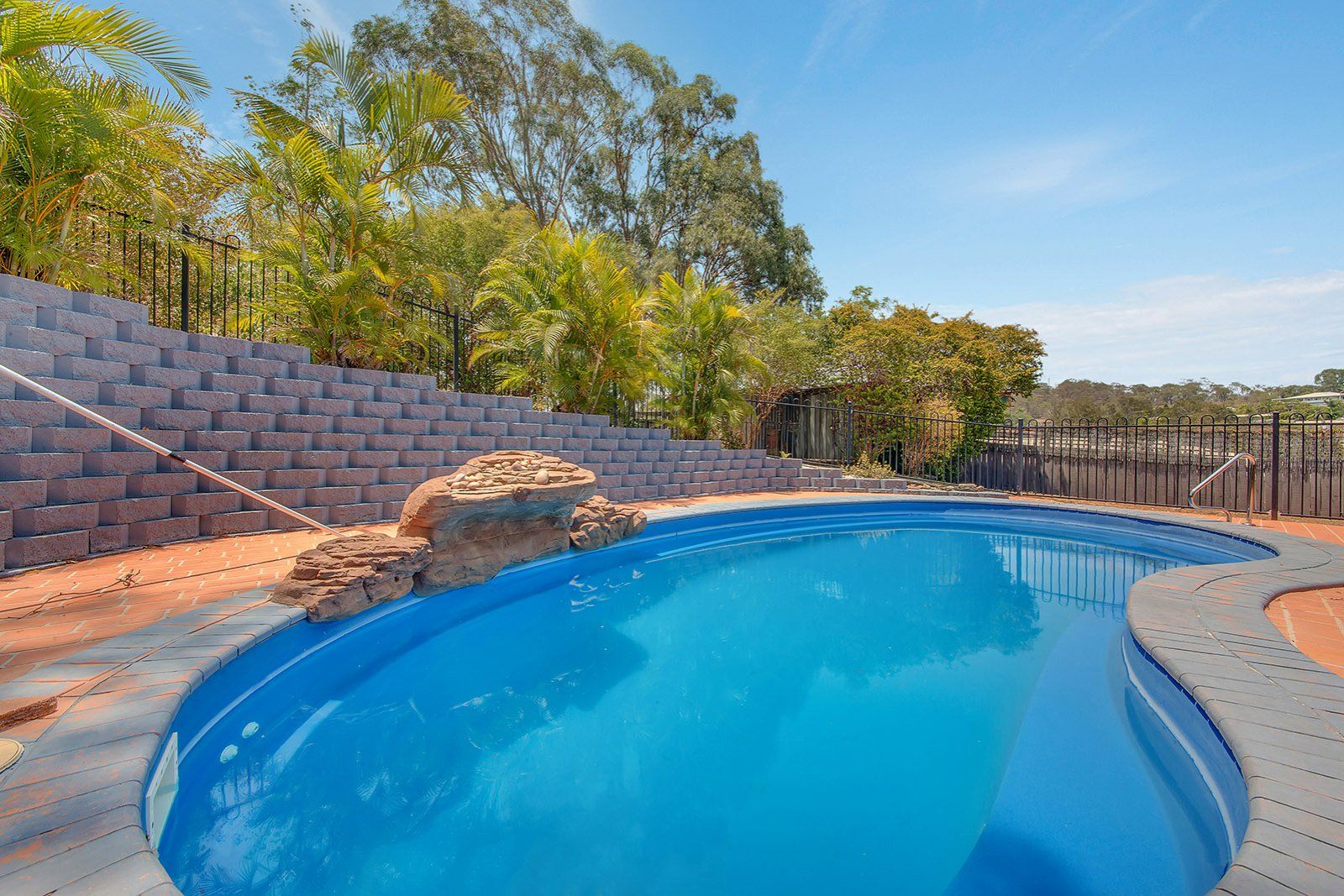 4 Fairbairn Place, Clinton QLD 4680, Image 1