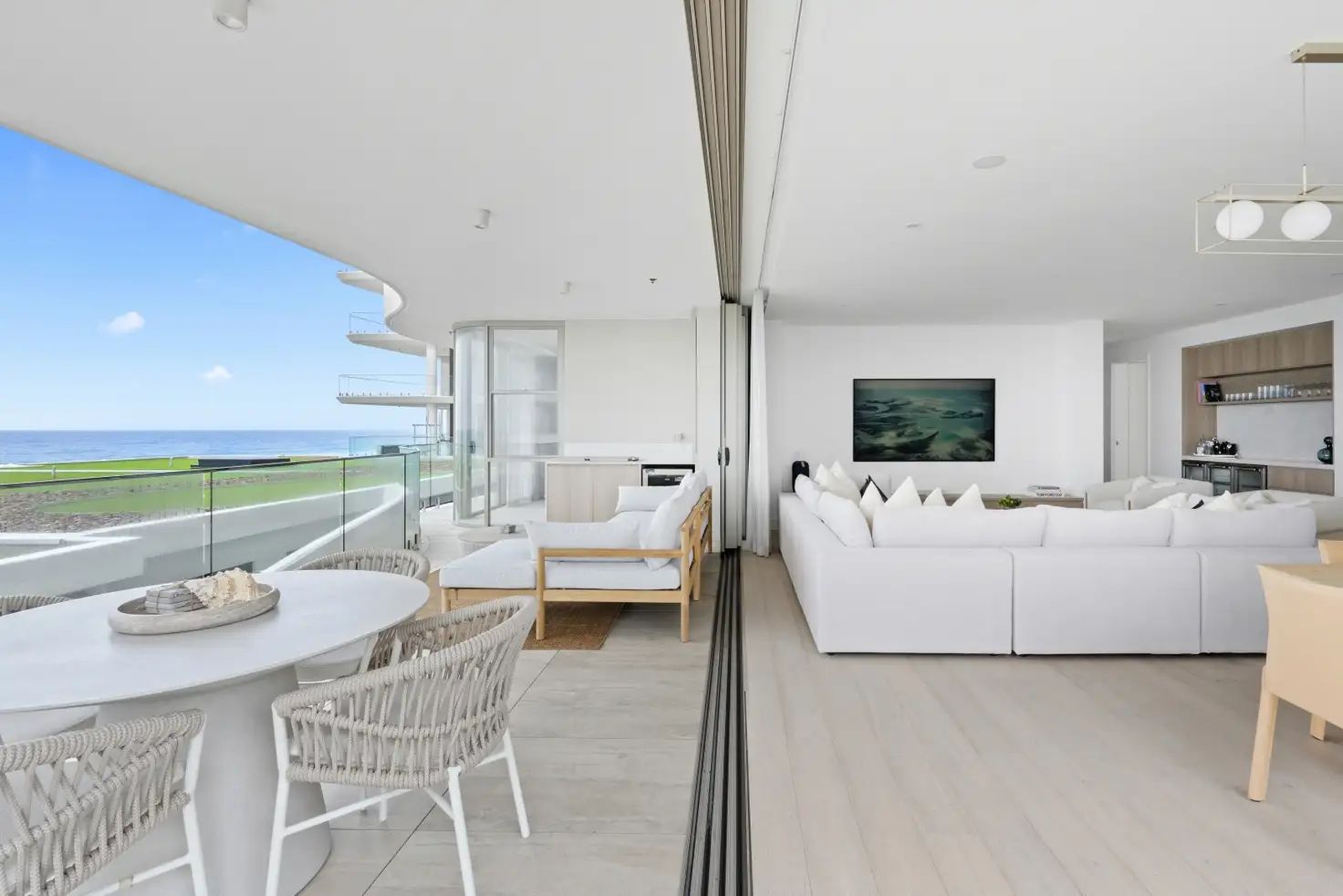 4 bedrooms Apartment / Unit / Flat in 103/2C Twenty Seventh Avenue PALM BEACH QLD, 4221