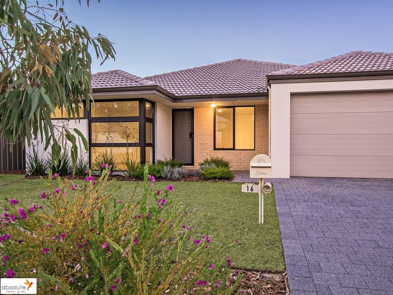 4 bedrooms House in 16 Corbridge Avenue WELLARD WA, 6170