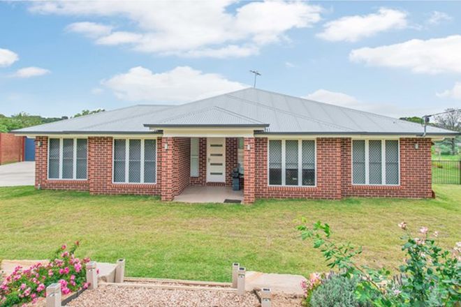 Picture of 200 Postle Street, MOUNT RASCAL QLD 4350