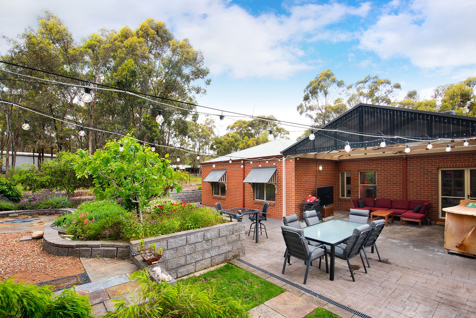 Sold 14 Bedarra Court Maiden Gully VIC 3551 on 16 Dec 2022
