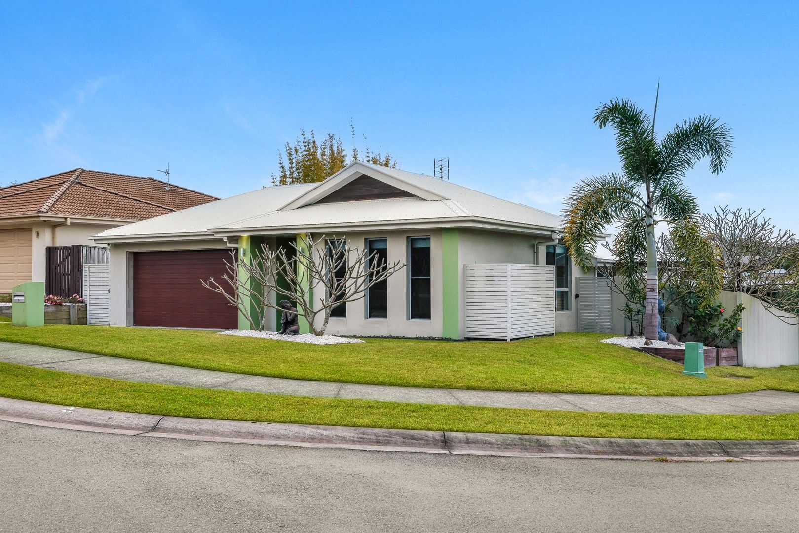 3 bedrooms House in 8 Millpond Court UPPER COOMERA QLD, 4209