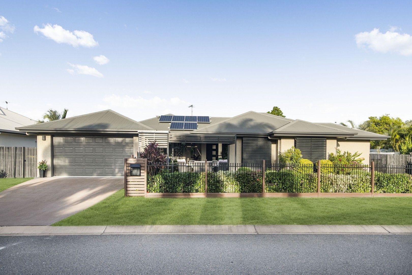 3 bedrooms House in 13 Riverstone Court MOUNT LOUISA QLD, 4814