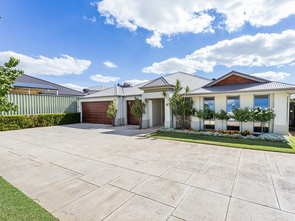 16 Grampian Crescent, Aubin Grove WA 6164