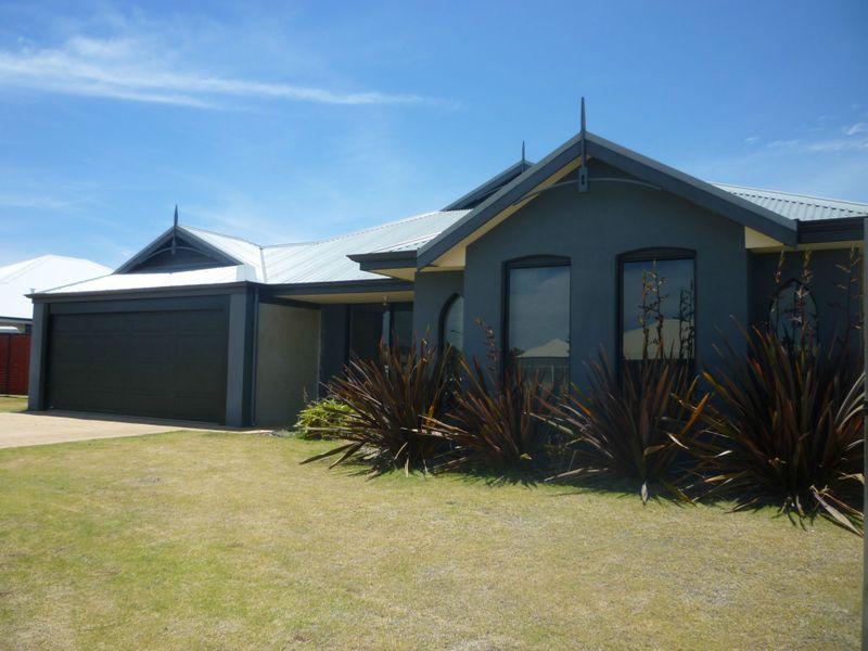 4 bedrooms House in 123 Barton Drive AUSTRALIND WA, 6233