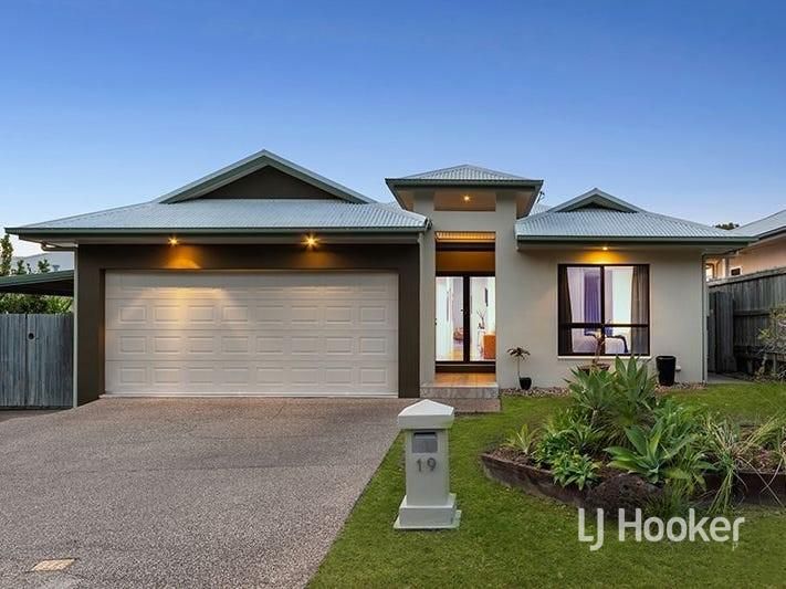 4 bedrooms House in 19 Rivergreen Circuit DOUGLAS QLD, 4814