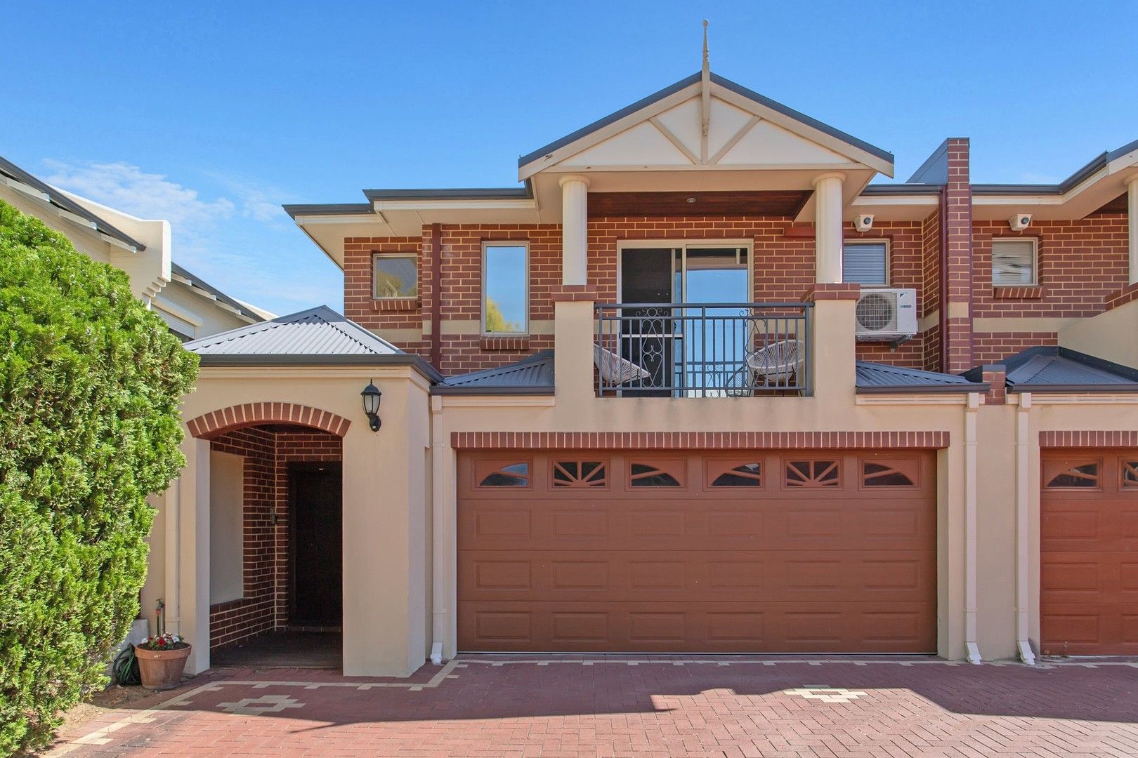 3 bedrooms Townhouse in 61A Third Avenue MOUNT LAWLEY WA, 6050