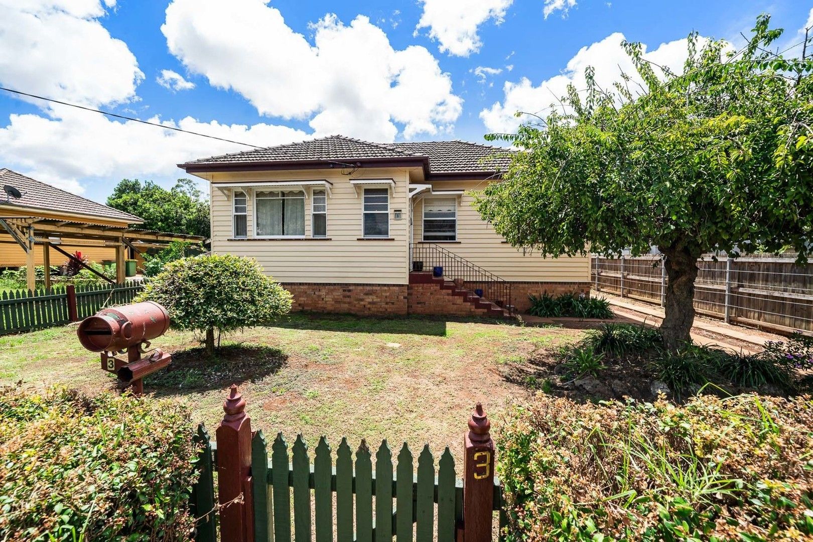 4 bedrooms House in 3 Betty Street NEWTOWN QLD, 4350