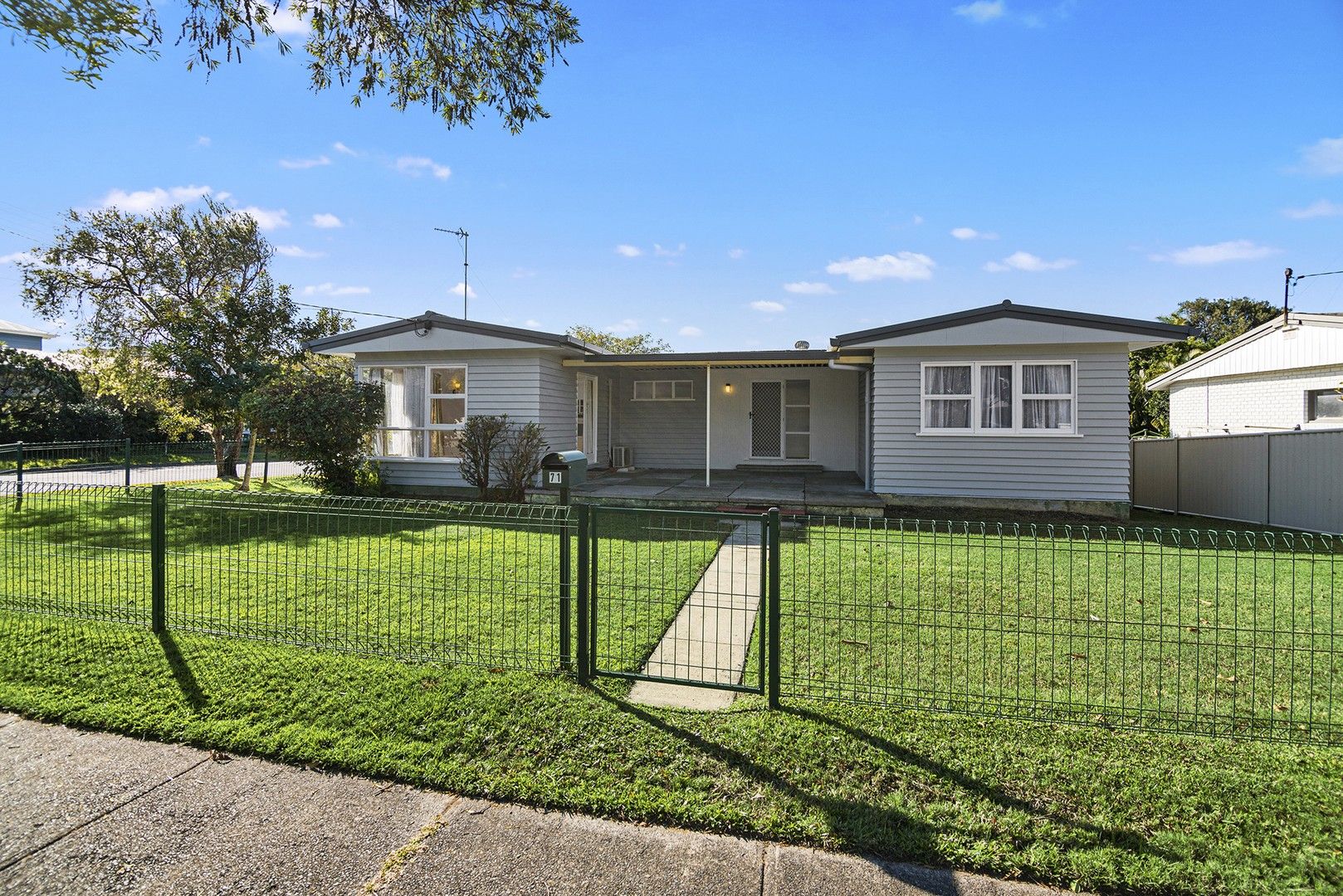 71 Broad Street, Labrador QLD 4215, Image 0