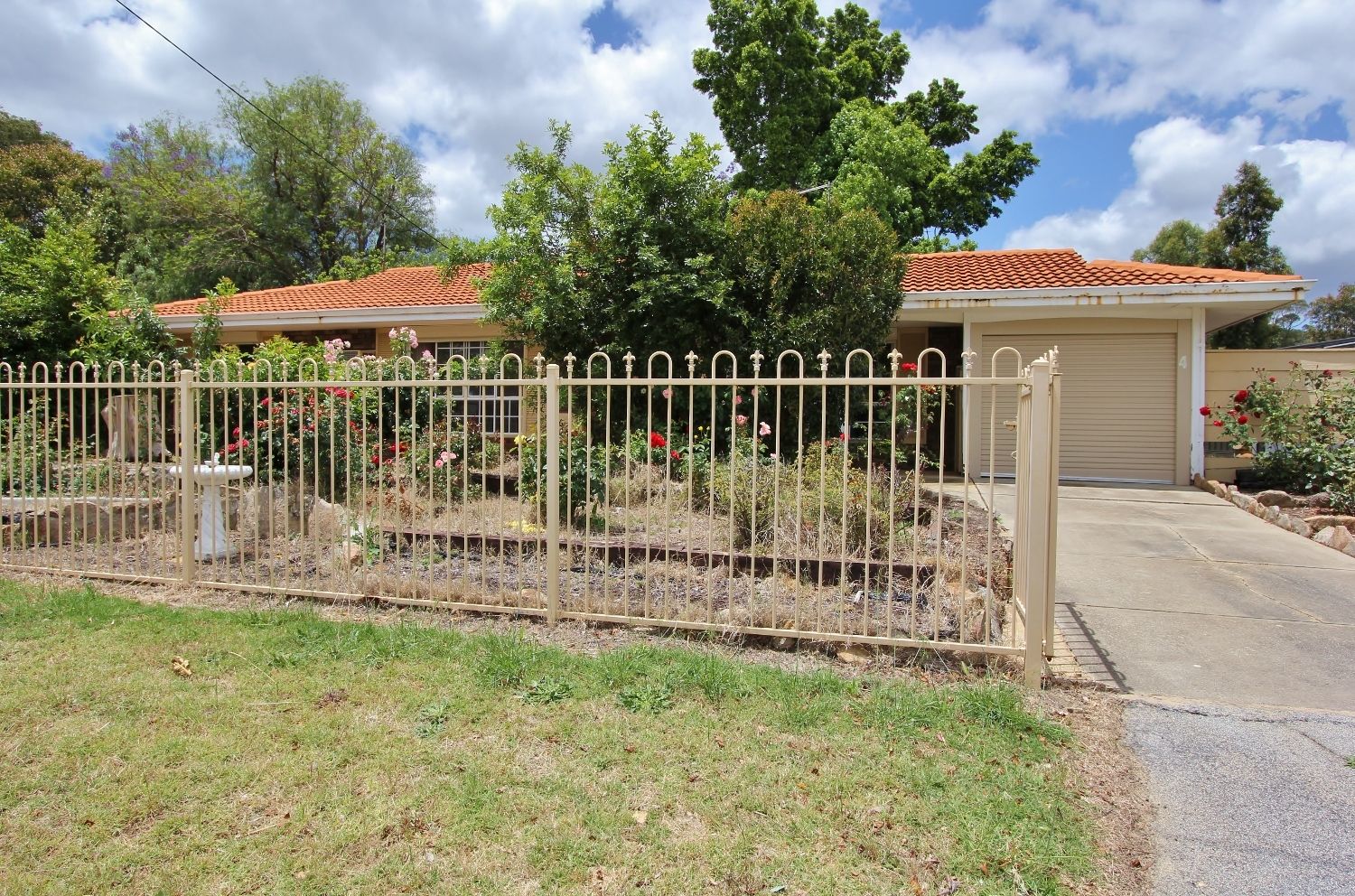 4 Reeves Ct, Kelmscott WA 6111, Image 0