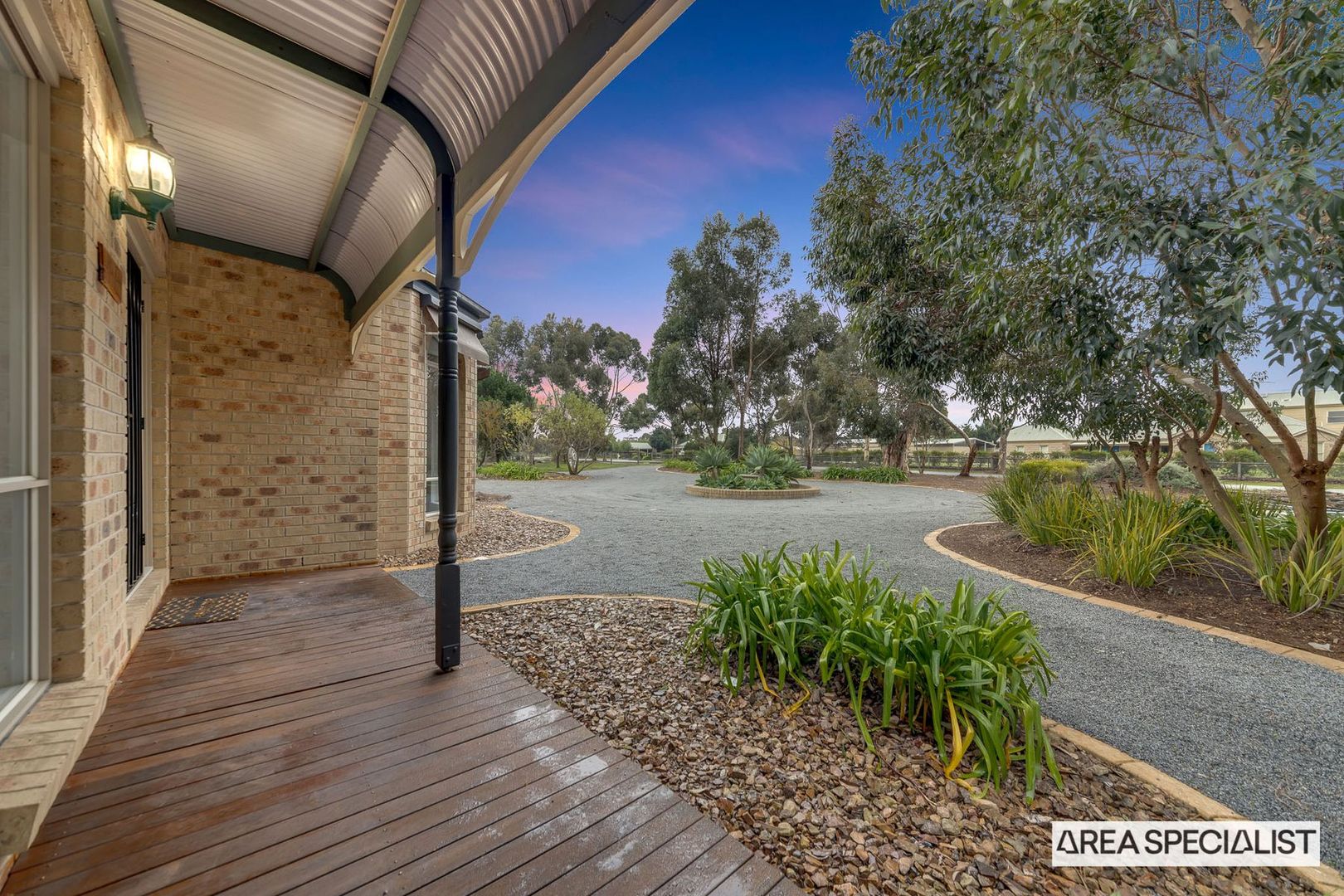 3 Rolling Meadows Drive, Sunbury VIC 3429, Image 2