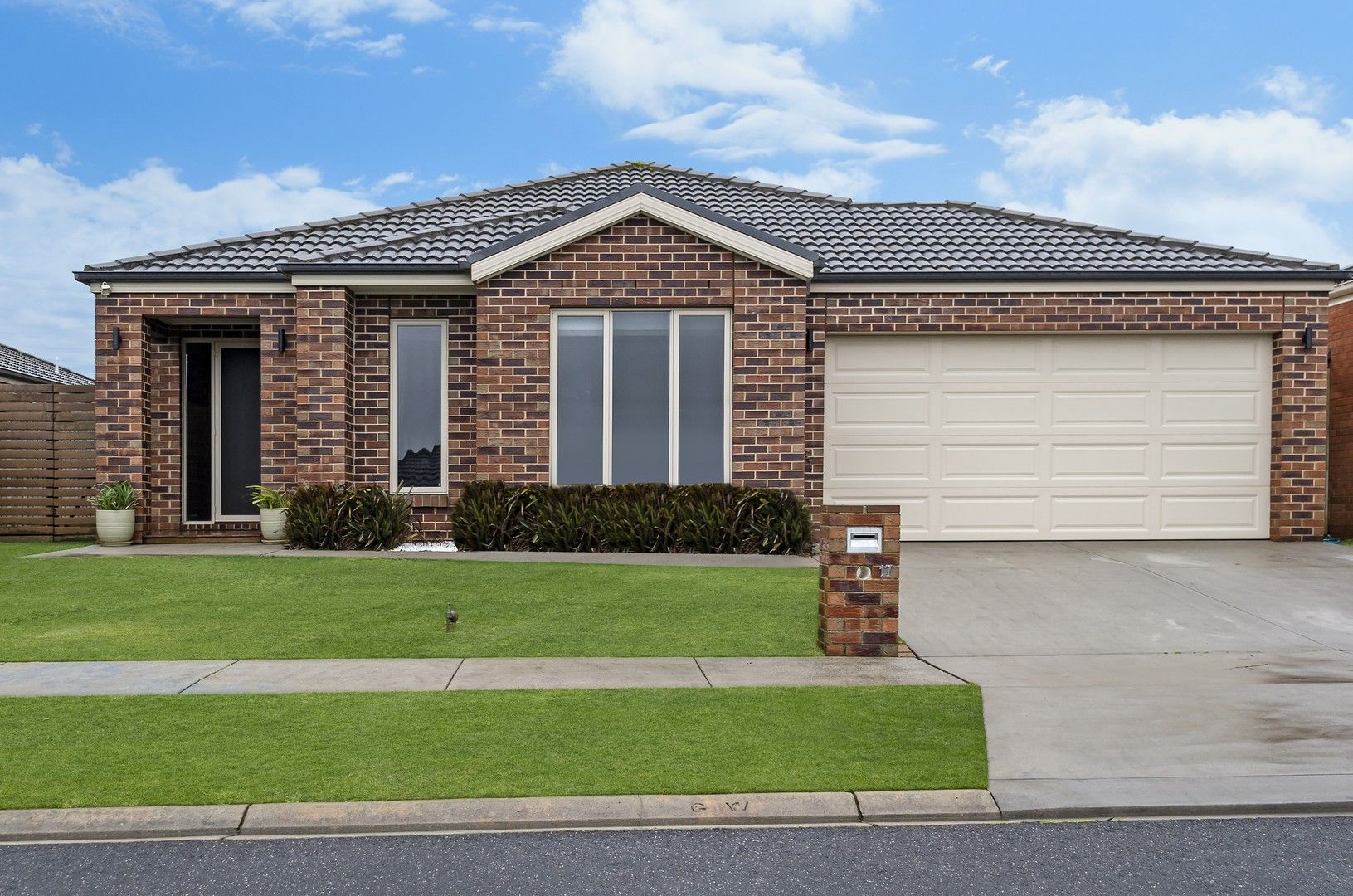 3 bedrooms House in 17 Thackeray Drive WARRNAMBOOL VIC, 3280