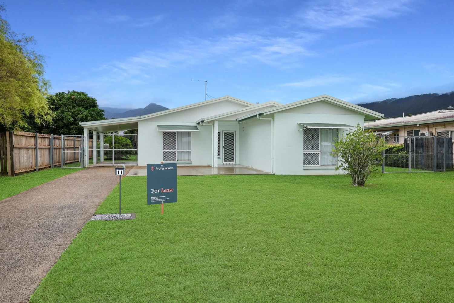 11 Lady Penrhyn Close, Bentley Park QLD 4869