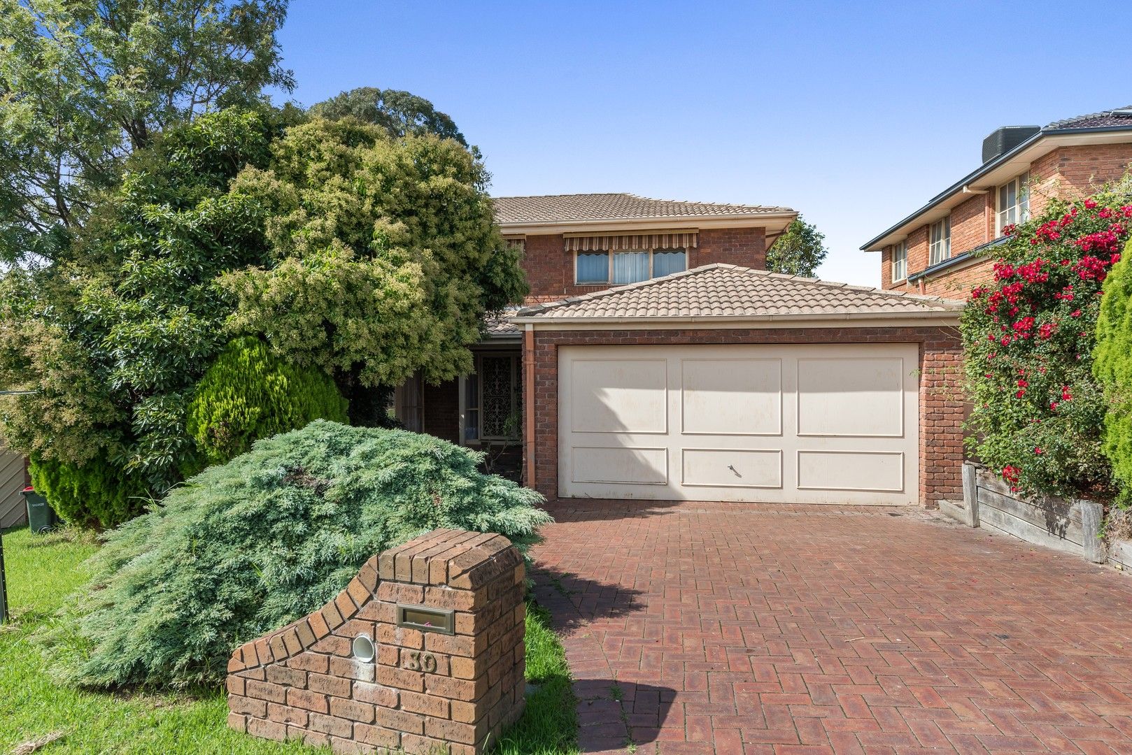 5 bedrooms House in 30 Myriong Avenue VERMONT SOUTH VIC, 3133
