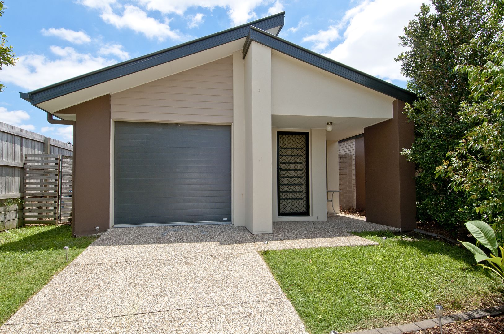 2/13 Oakvale Avenue, Holmview QLD 4207, Image 1