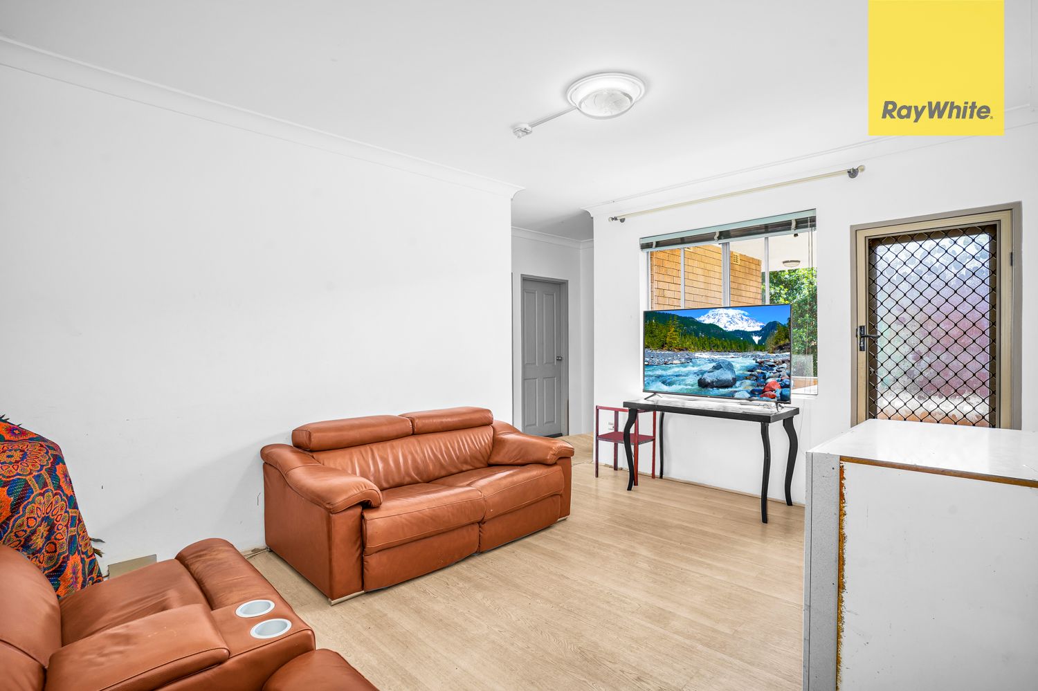 2 bedrooms Apartment / Unit / Flat in 8/40 Wigram Street HARRIS PARK NSW, 2150
