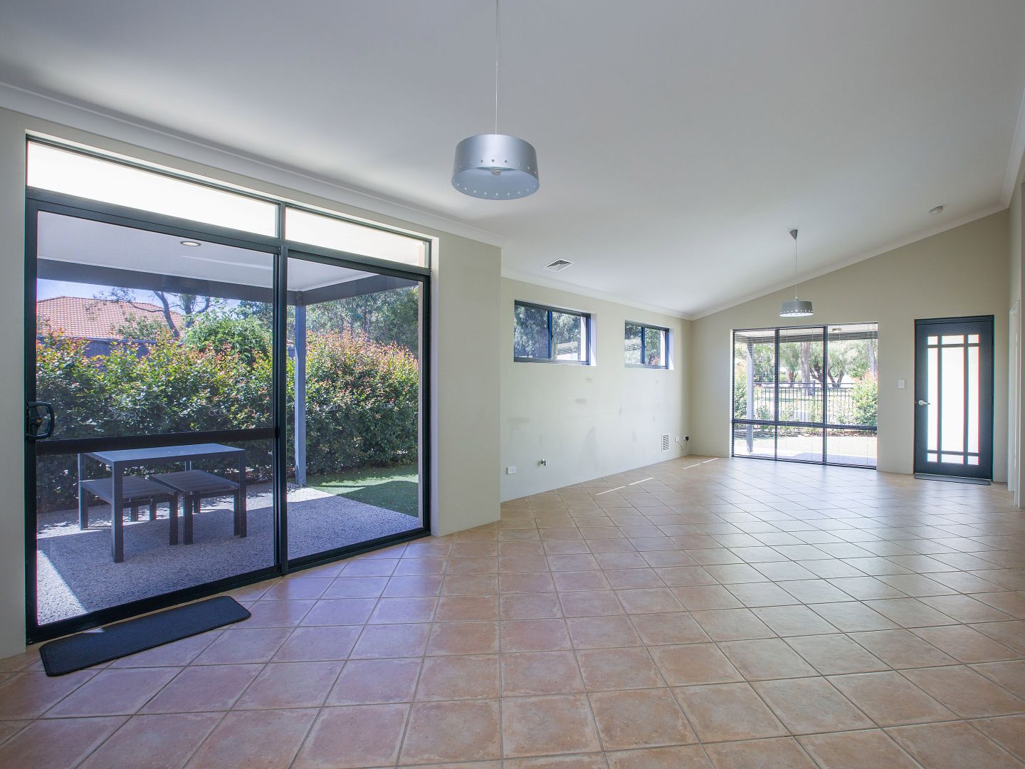 216 Norton Promenade, Dalyellup WA 6230, Image 2