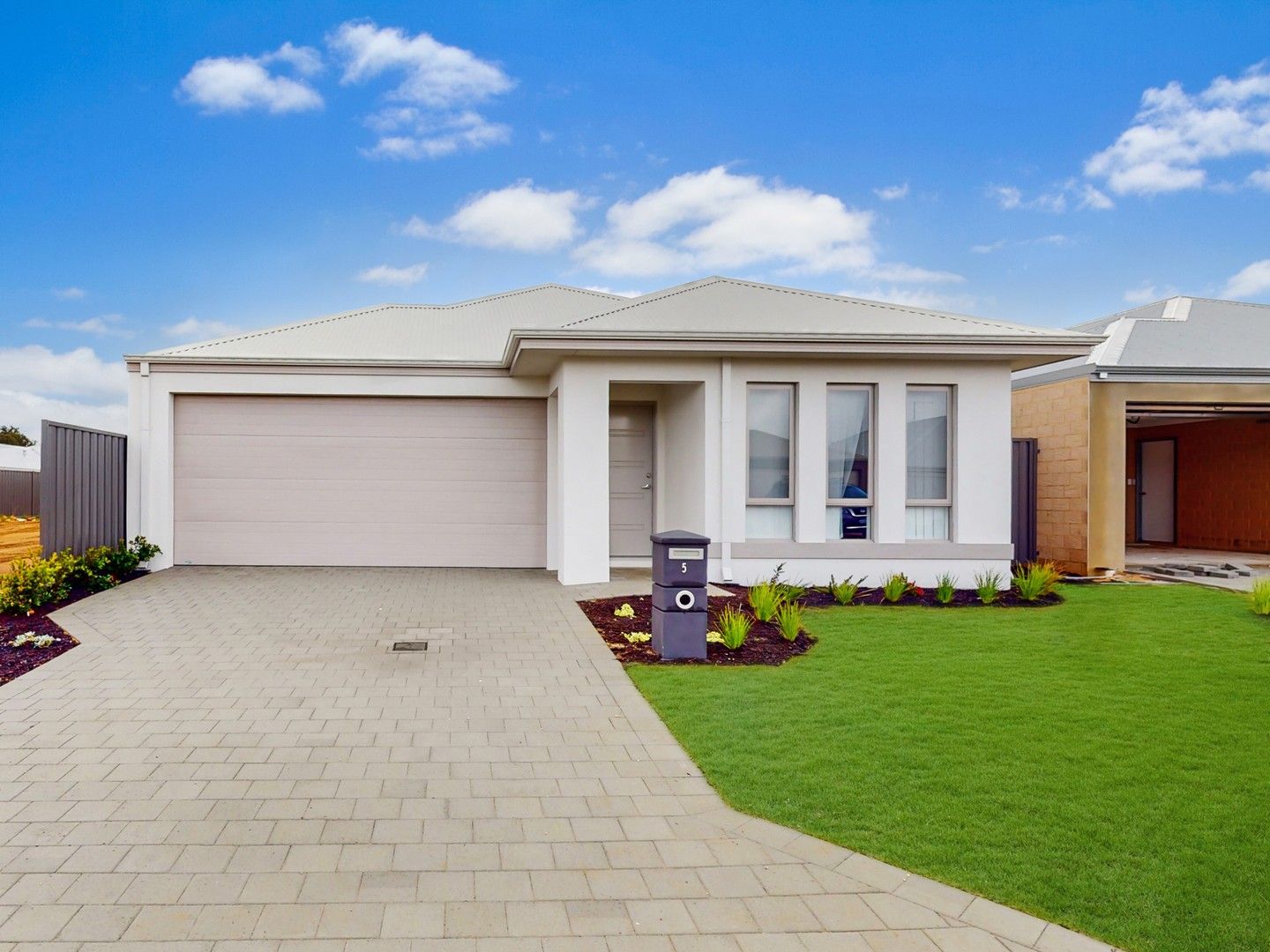 4 bedrooms House in 5 Espirit Way BALDIVIS WA, 6171