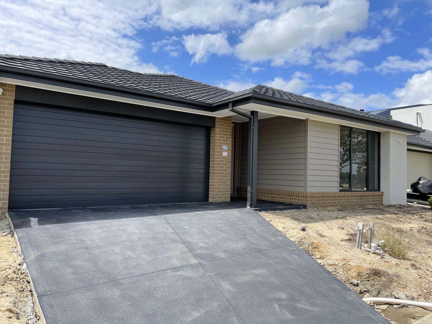 4 bedrooms House in 120 Olivine Boulevard DONNYBROOK VIC, 3064