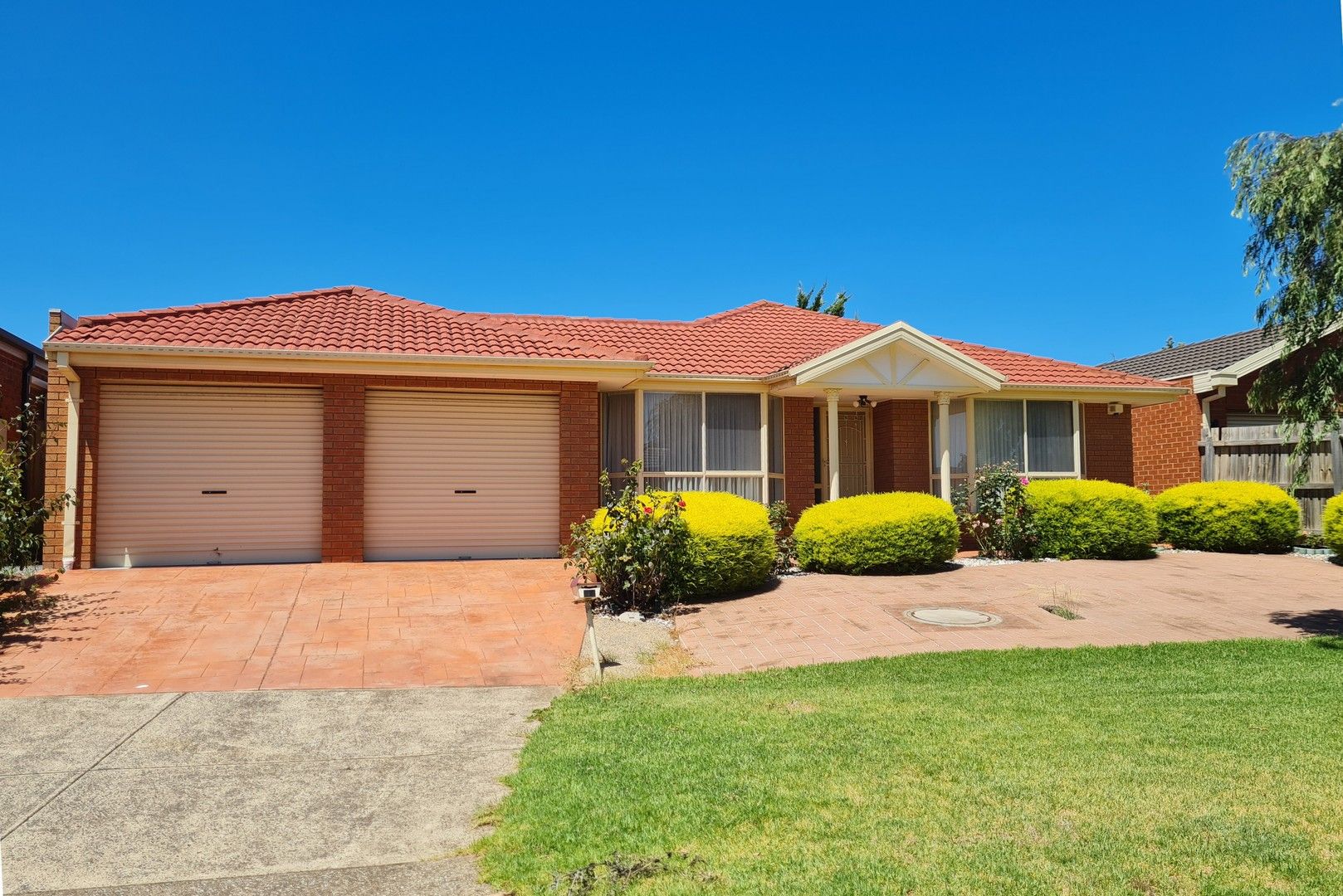 4 bedrooms House in 10 Lady Rose Crescent SYDENHAM VIC, 3037