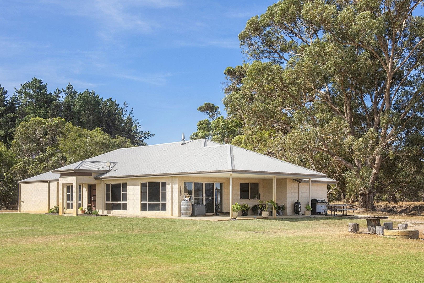 4 bedrooms House in 239 Chapman Hill Road, Bovell BUSSELTON WA, 6280