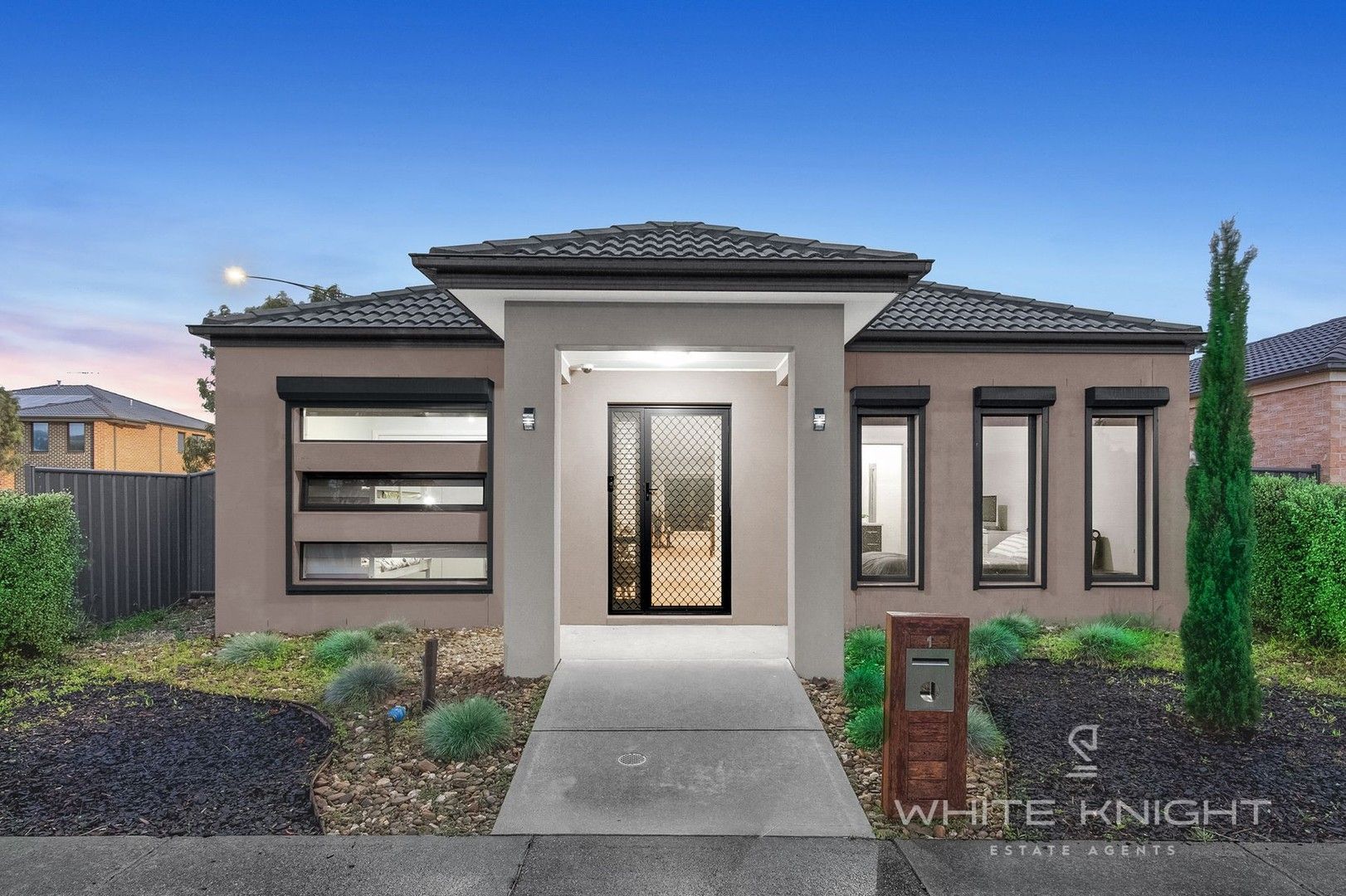 3 bedrooms House in 1 Litoria Walk ST ALBANS VIC, 3021