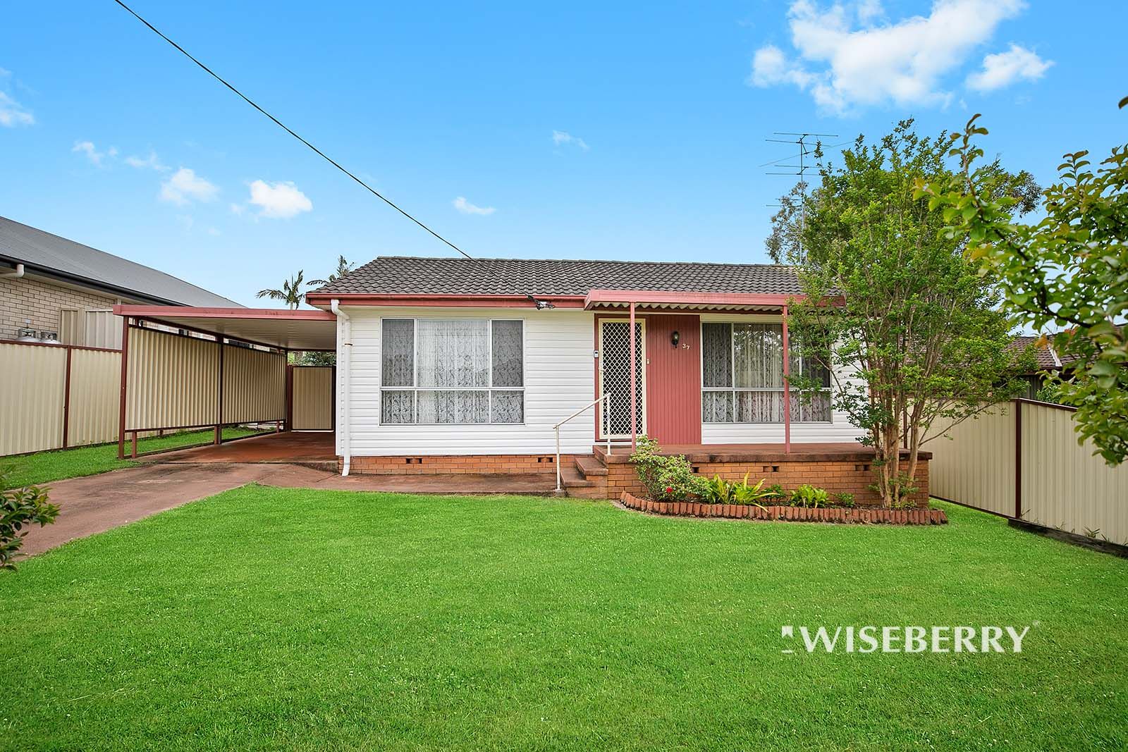 37 Carinya Street, Charmhaven NSW 2263, Image 0