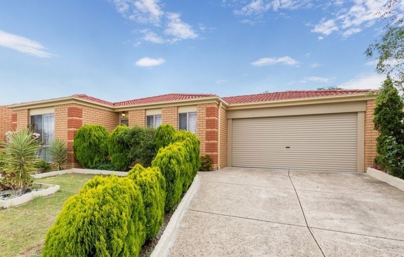 4 bedrooms House in 10 Mariner Close CRANBOURNE NORTH VIC, 3977