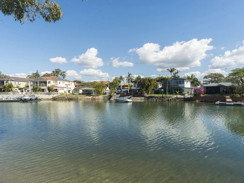 2 Vaggelas Crescent, Biggera Waters QLD 4216, Image 1