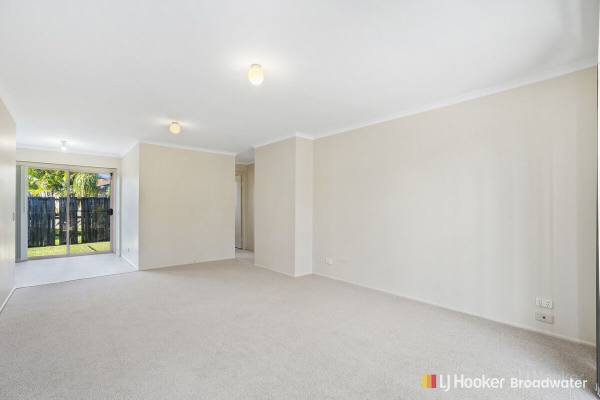 2/5 Melanie Place, Labrador QLD 4215, Image 1