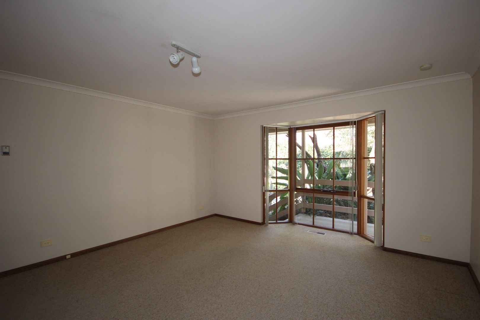 2/20 Nandina Street, Forest Hill VIC 3131, Image 2