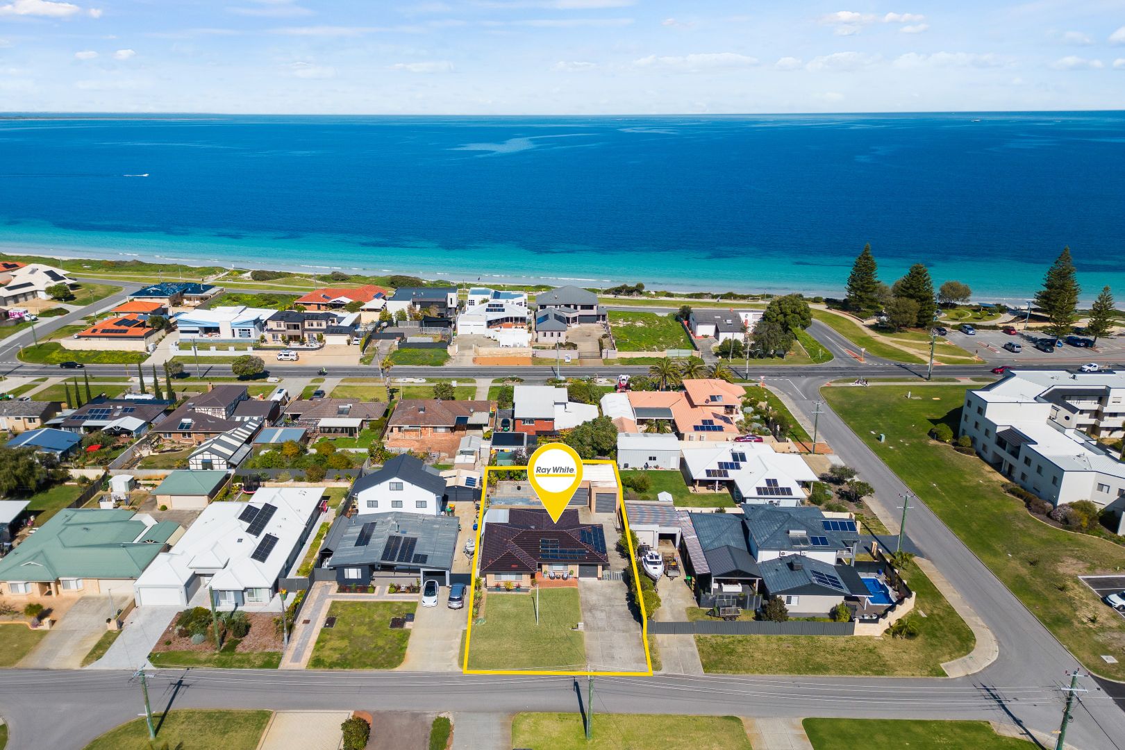 3 EDGEWATER ROAD, Safety Bay WA 6169, Image 2