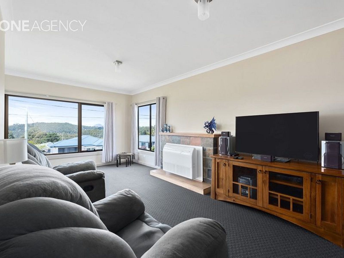 52 McPhee Street, Havenview TAS 7320, Image 2