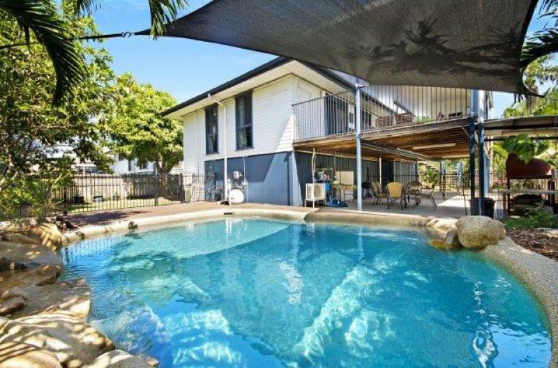 3 bedrooms House in 23 Riechelmann Street HEATLEY QLD, 4814