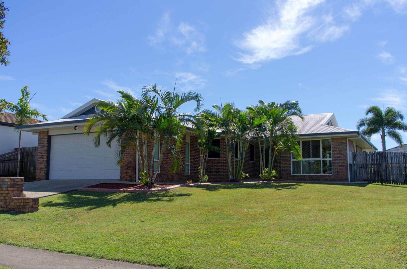 4 bedrooms House in 22 Centennial Drive GLENELLA QLD, 4740