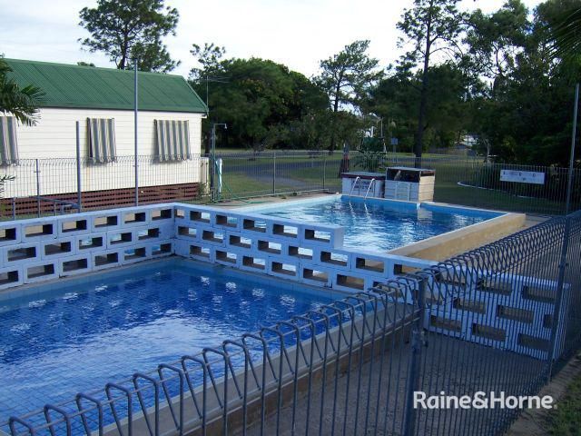1 bedrooms Apartment / Unit / Flat in 2/182 Shoal Point Road SHOAL POINT QLD, 4750