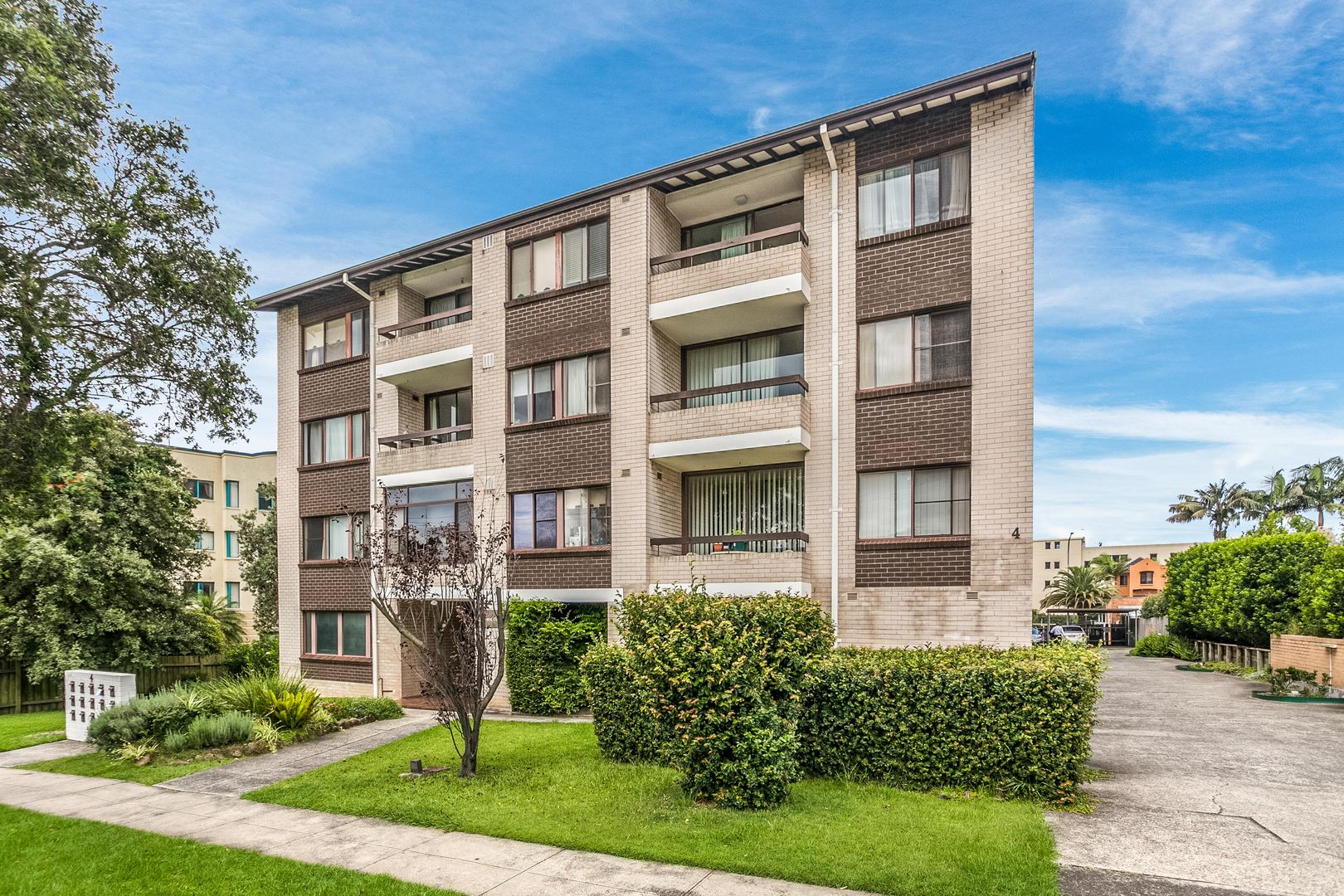 8 4 Pleasant Avenue North Wollongong Nsw 2500 Apartment For